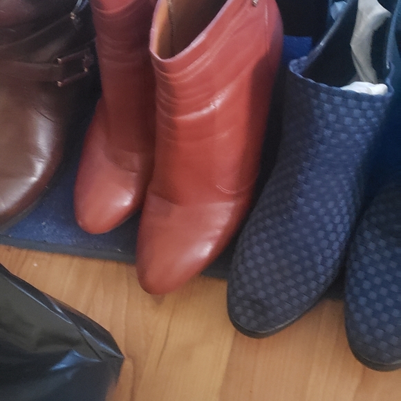 Shoes - Picture 2 of 5